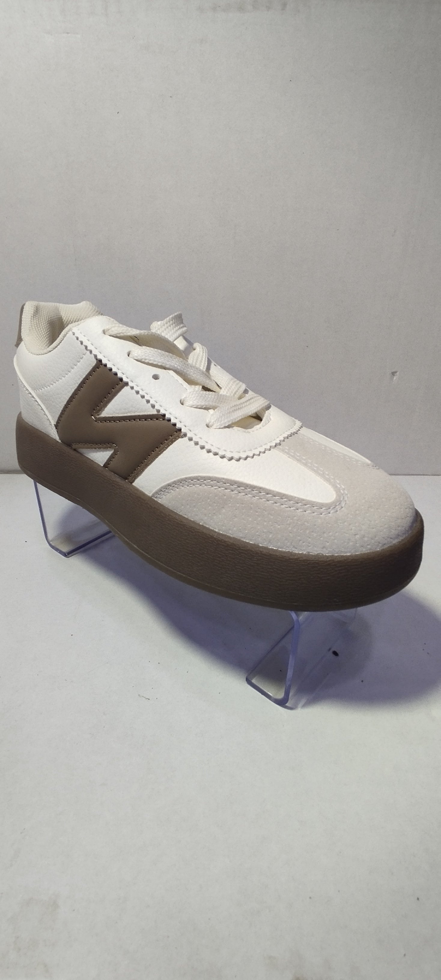 Baskets enfant vintage